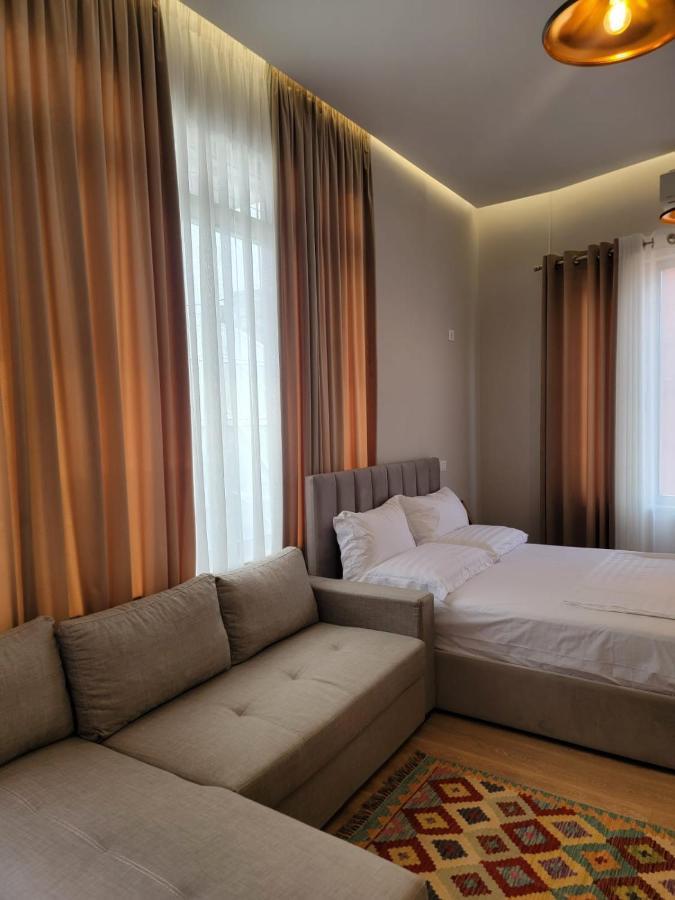 Berhami Studio Apartment Tirana Exterior foto